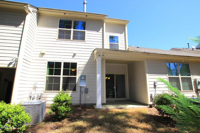 10019 Lynnberry Place, Raleigh, NC 27617
