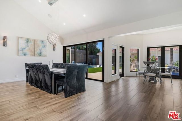 17520 Embassy Drive, Los Angeles, CA 91316