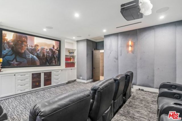 17520 Embassy Drive, Los Angeles, CA 91316