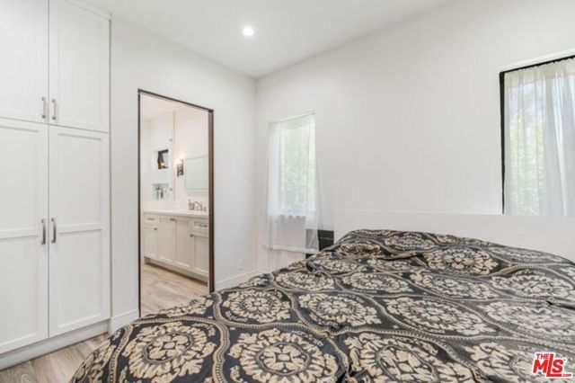17520 Embassy Drive, Los Angeles, CA 91316