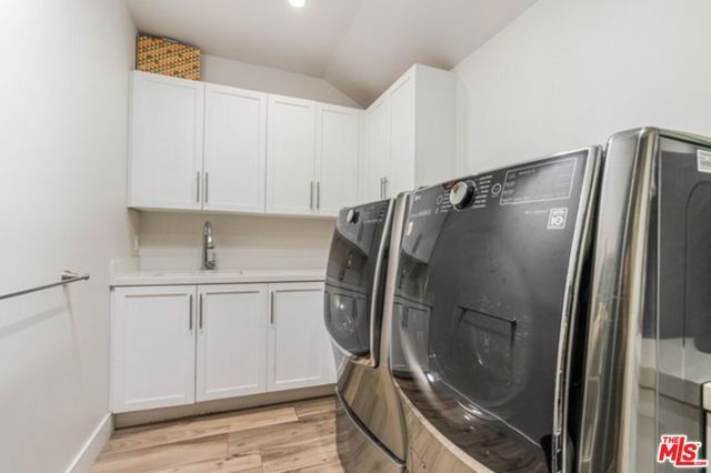 17520 Embassy Drive, Los Angeles, CA 91316