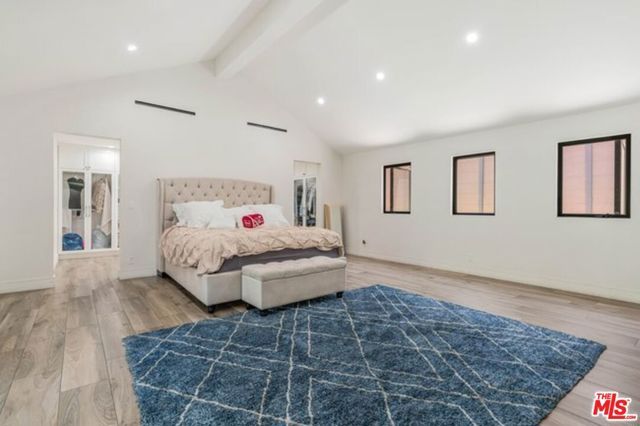 17520 Embassy Drive, Los Angeles, CA 91316