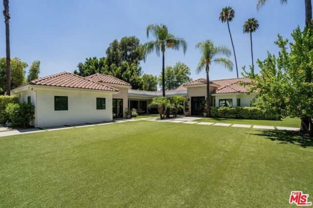 17520 Embassy Drive, Los Angeles, CA 91316