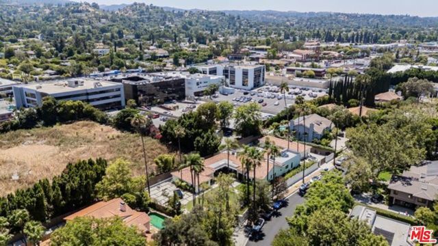 17520 Embassy Drive, Los Angeles, CA 91316