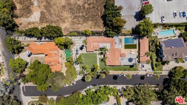 17520 Embassy Drive, Los Angeles, CA 91316