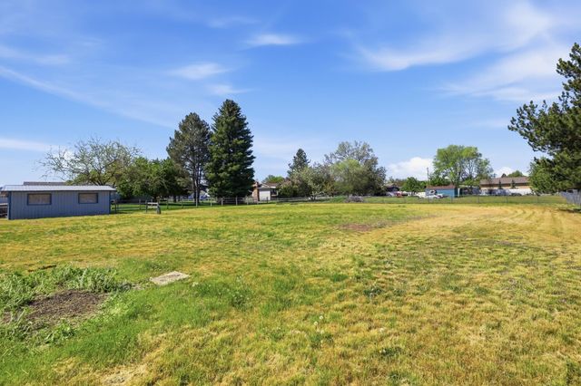 15619 E 14th Ave, Spokane Valley, WA 99037