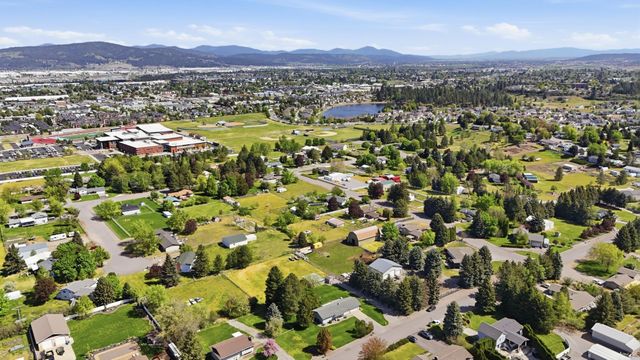 15619 E 14th Ave, Spokane Valley, WA 99037