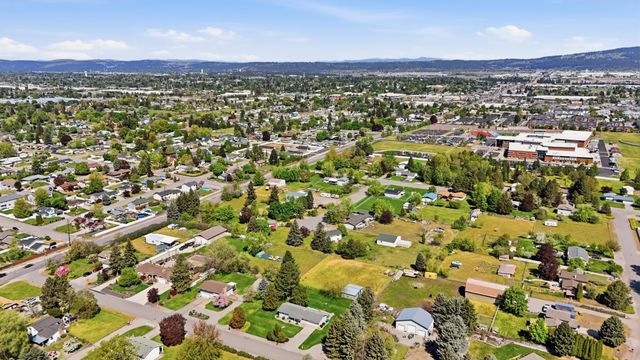 15619 E 14th Ave, Spokane Valley, WA 99037