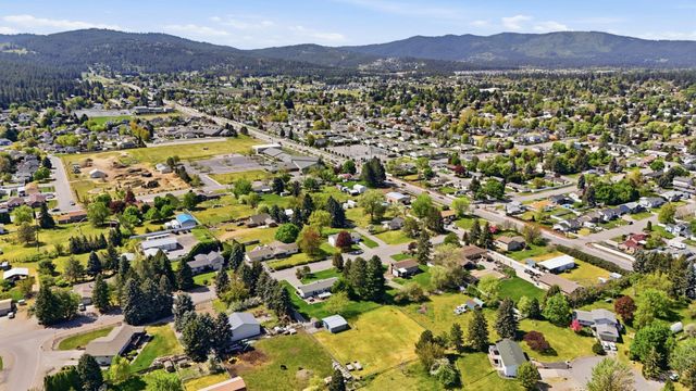 15619 E 14th Ave, Spokane Valley, WA 99037