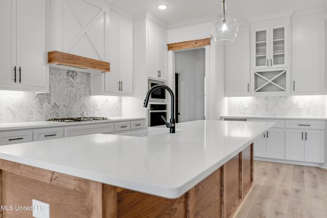 327 Grace Acres Drive, Brandon, MS 39047