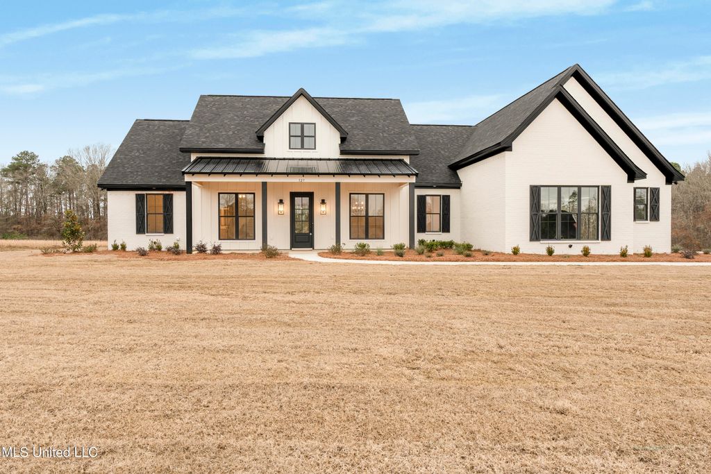 327 Grace Acres Drive, Brandon, MS 39047