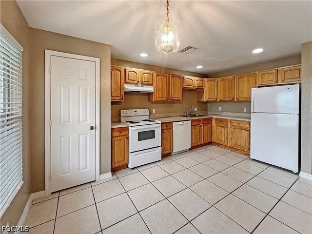 5231 27th ST SW, Lehigh Acres, FL 33973