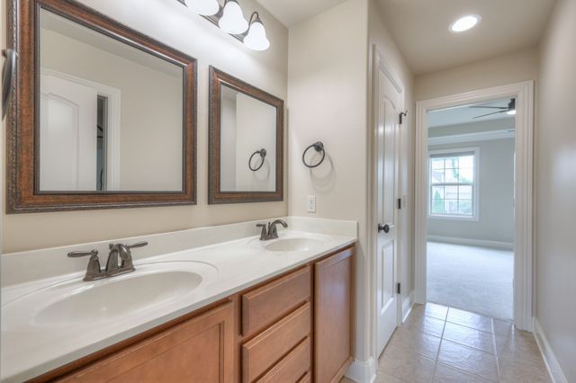 1378 Sweetwater Dr, Brentwood, TN 37027