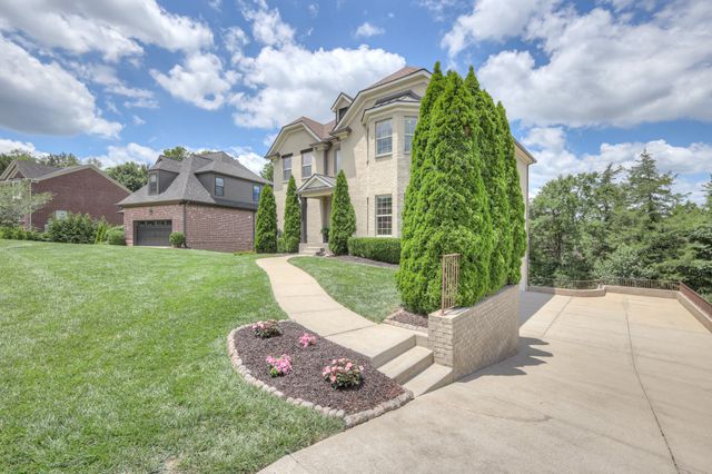 1378 Sweetwater Dr, Brentwood, TN 37027