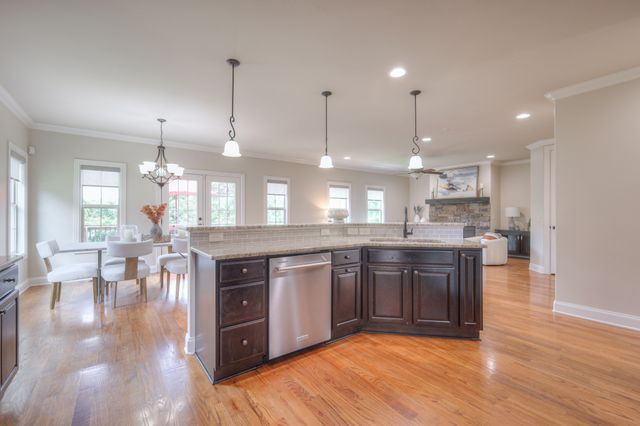 1378 Sweetwater Dr, Brentwood, TN 37027
