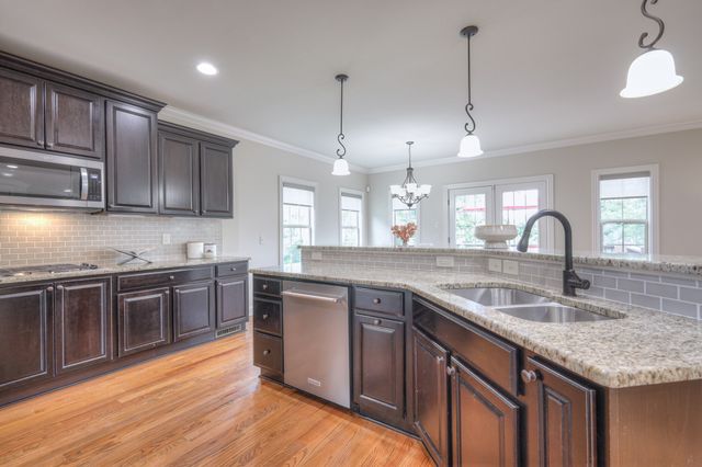 1378 Sweetwater Dr, Brentwood, TN 37027