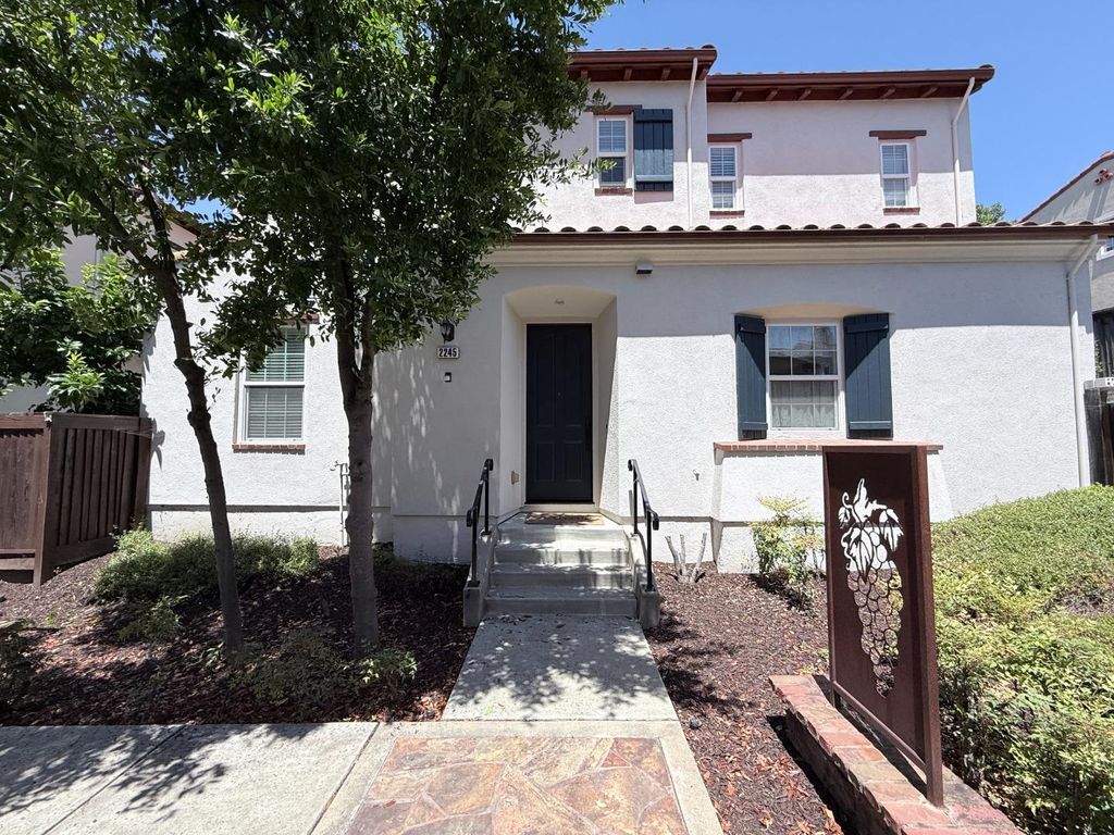 2245 Maidenhair Way, San Ramon, CA 94582