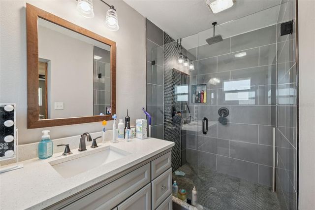 4715 W MONTGOMERY AVE, Tampa, FL 33616