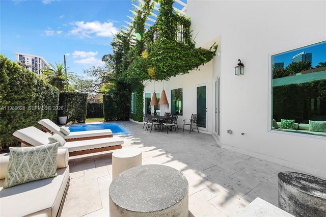 1898 S Miami Ave, Miami, FL 33129