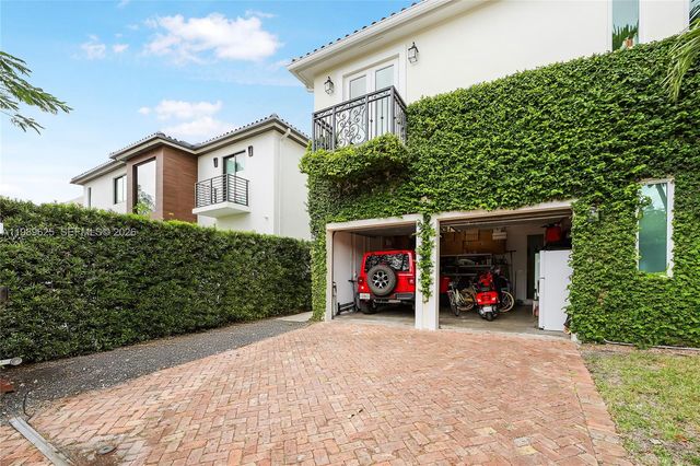 1898 S Miami Ave, Miami, FL 33129