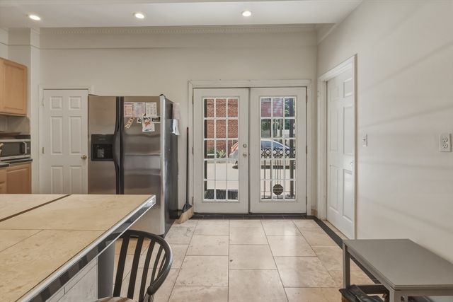 573 Somerville Avenue B, Somerville, MA 02143