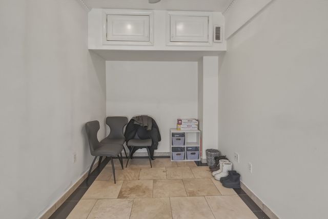 573 Somerville Avenue B, Somerville, MA 02143