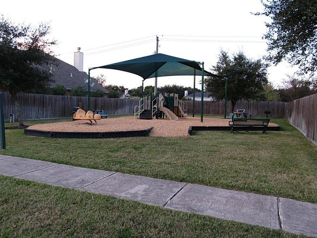 5104 N Big Spring Drive, Pearland, TX 77584