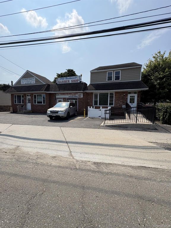 764 Middle Country Road, Selden, NY 11784 — exterior