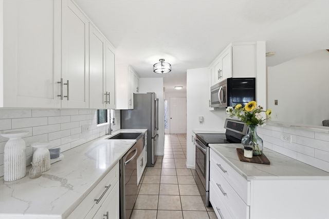 59 Samuel Dr 59, Grafton, MA 01536