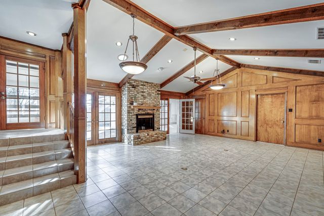 529 N Grand Avenue, Waxahachie, TX 75165