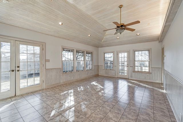 529 N Grand Avenue, Waxahachie, TX 75165