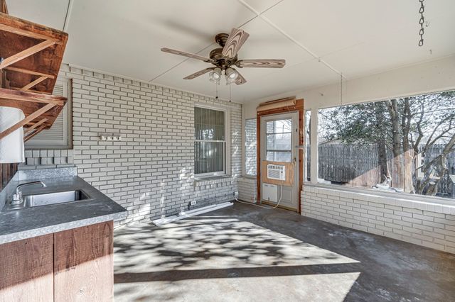 529 N Grand Avenue, Waxahachie, TX 75165