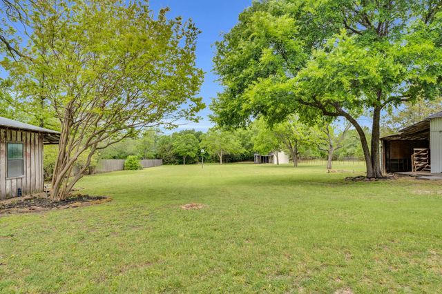 529 N Grand Avenue, Waxahachie, TX 75165