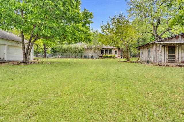 529 N Grand Avenue, Waxahachie, TX 75165