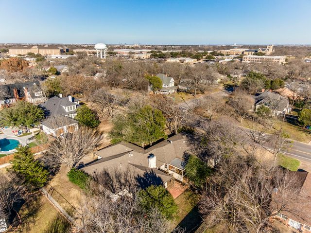 529 N Grand Avenue, Waxahachie, TX 75165