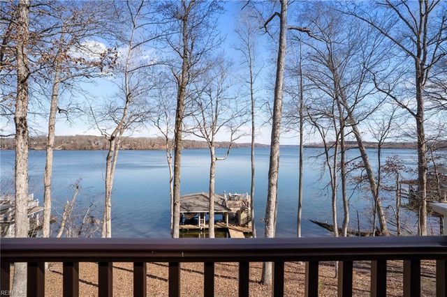 366 Mountain Rock TRL, Boydton, VA 23917