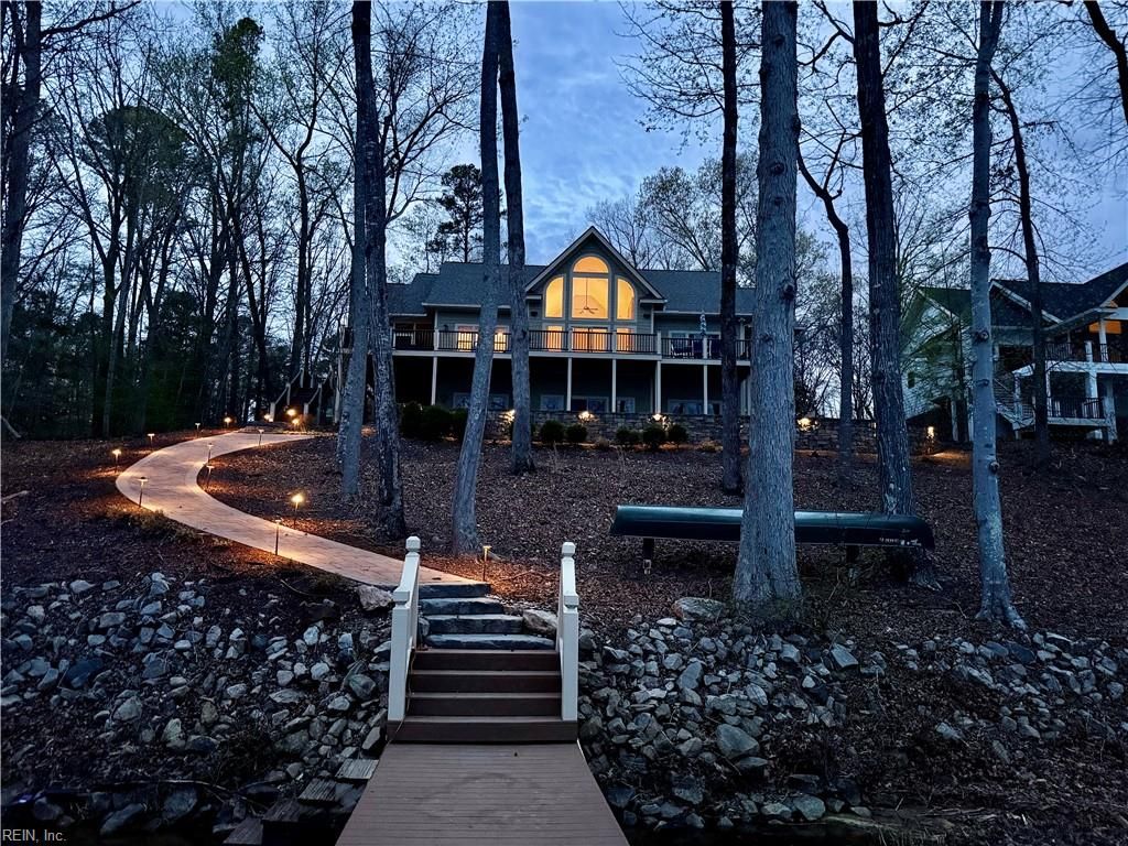 366 Mountain Rock TRL, Boydton, VA 23917