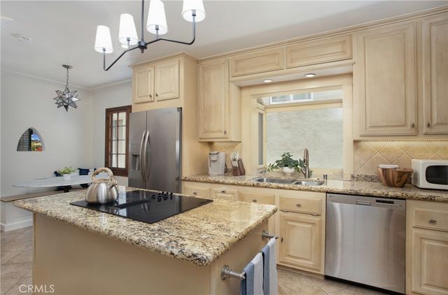26 La Verne, Long Beach, CA 90803