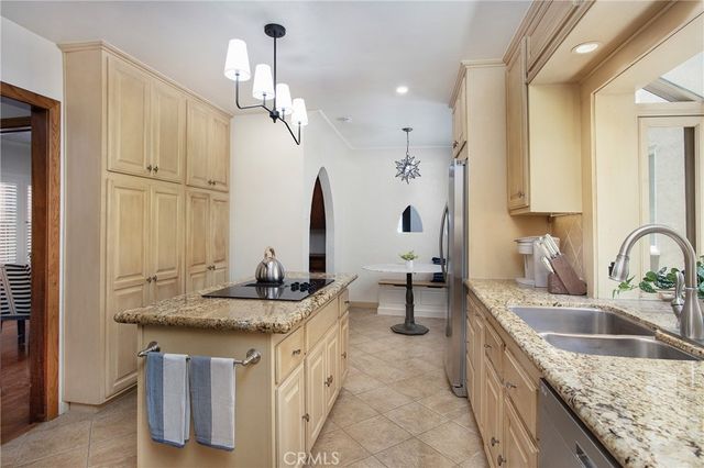 26 La Verne, Long Beach, CA 90803