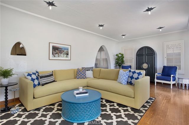26 La Verne, Long Beach, CA 90803