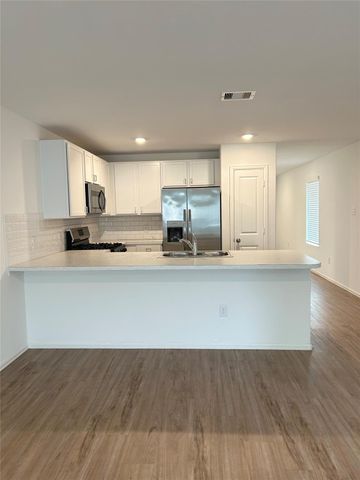 4122 Zavala Mill Street, Baytown, TX 77562