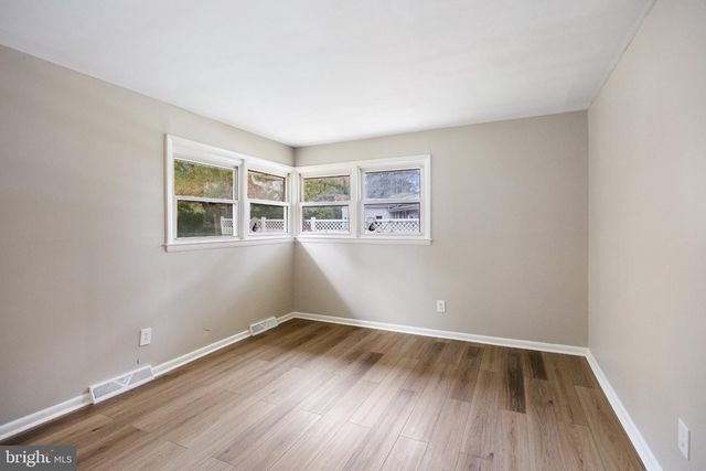 507 OAKLAND AVE, Berlin, NJ 08009