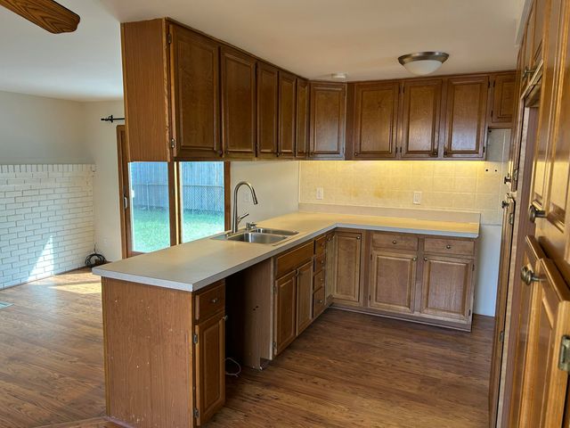 38040 Castle Drive, Romulus, MI 48174