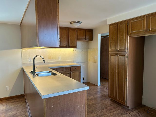 38040 Castle Drive, Romulus, MI 48174