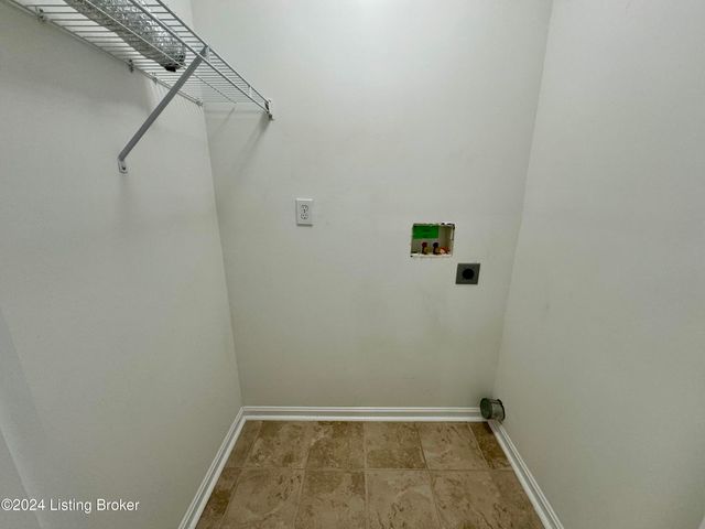 6216 Hillcrest Ct, Crestwood, KY 40014