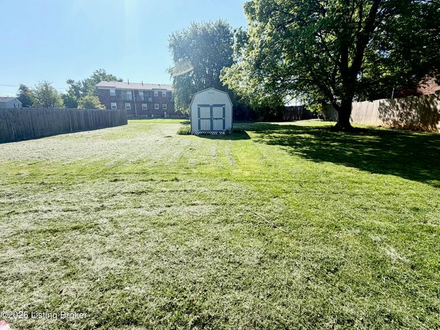 6216 Hillcrest Ct, Crestwood, KY 40014