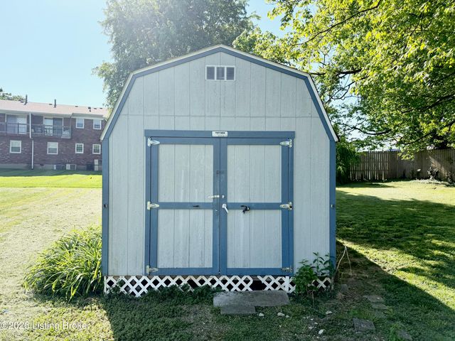 6216 Hillcrest Ct, Crestwood, KY 40014