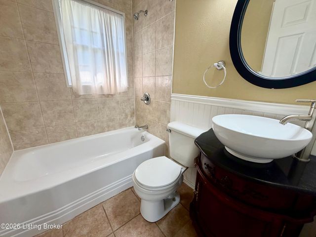 6216 Hillcrest Ct, Crestwood, KY 40014
