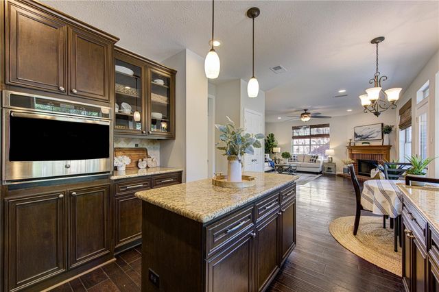 46 Indian Summer Place, The Woodlands, TX 77381