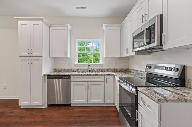 7913 E Highway 19, Loris, SC 29569